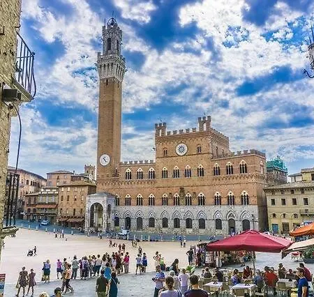 Apartment Stylish Near I Private Parking & Air Con & Wifi Siena