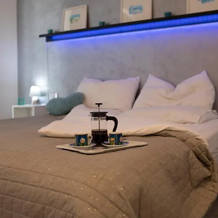 Stylish Near I Private Parking & Air Con & Wifi Апартаменти
