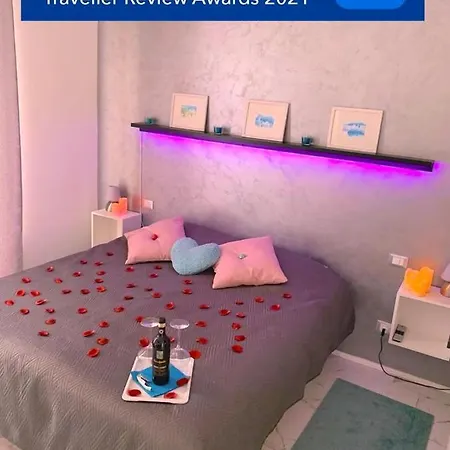 Stylish Apartment Near Siena I Private Parking & Air Con & Wifi アパート シエーナ