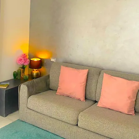 Apartment Stylish Near I Private Parking & Air Con & Wifi *