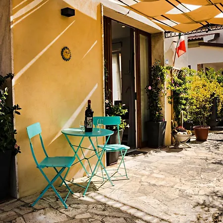 Stylish Apartment Near Siena I Private Parking & Air Con & Wifi * Siena