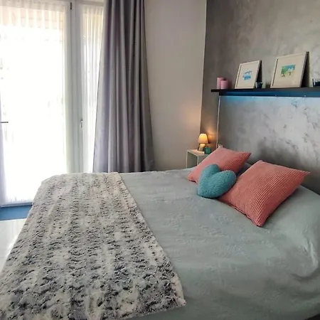Apartment Stylish Near I Private Parking & Air Con & Wifi *