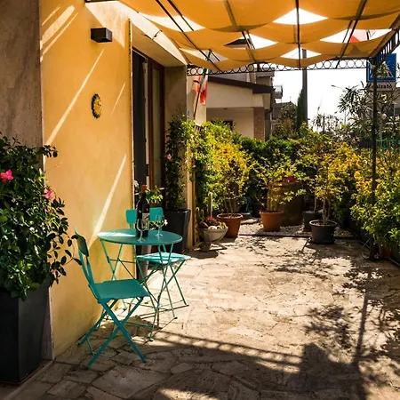 Stylish Near I Private Parking & Air Con & Wifi Apartment
