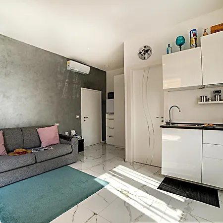 Stylish Apartment Near Siena I Private Parking & Air Con & Wifi Siena